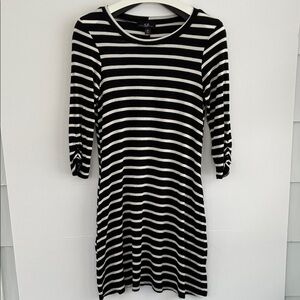 AGB Black and White Long Ruched Sleeve Dress with Pockets Medium